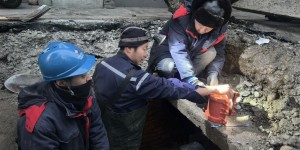 自来水管道漏水紧急抢修纪实